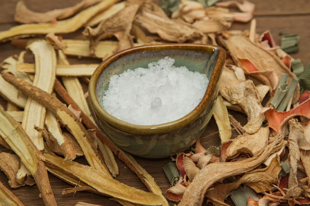 Camphor: Benefits, Dosage, Side Effects, Drug Interactions, and Other ...