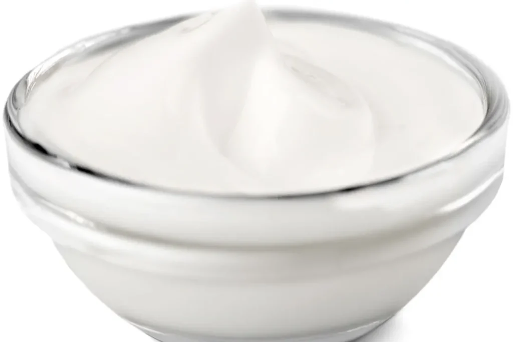 A bowl full of yogurt. 