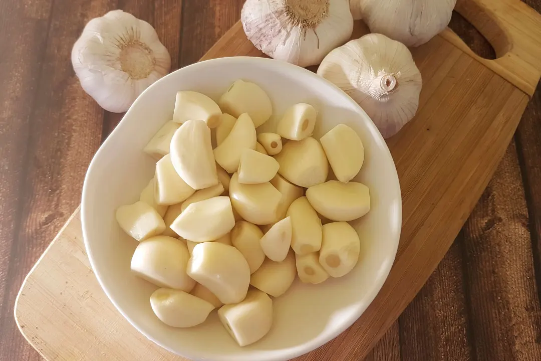 Garlic Benefits, Dosage, Side Effects, Drug Interactions, and Other