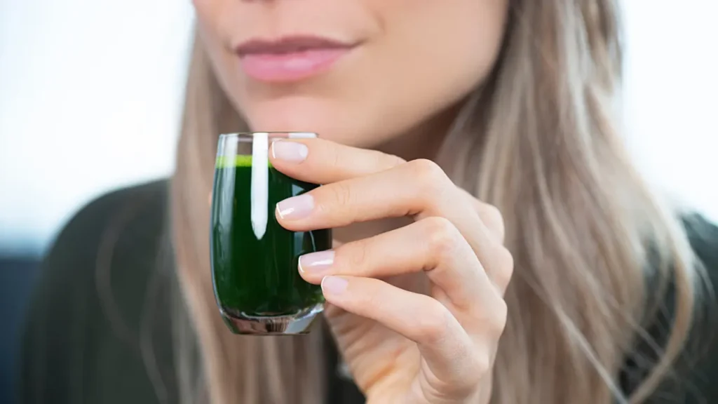 Wheatgrass juice helps in detoxification. 